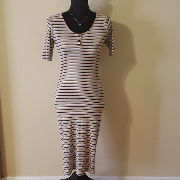 Dresses & Skirts - Dress